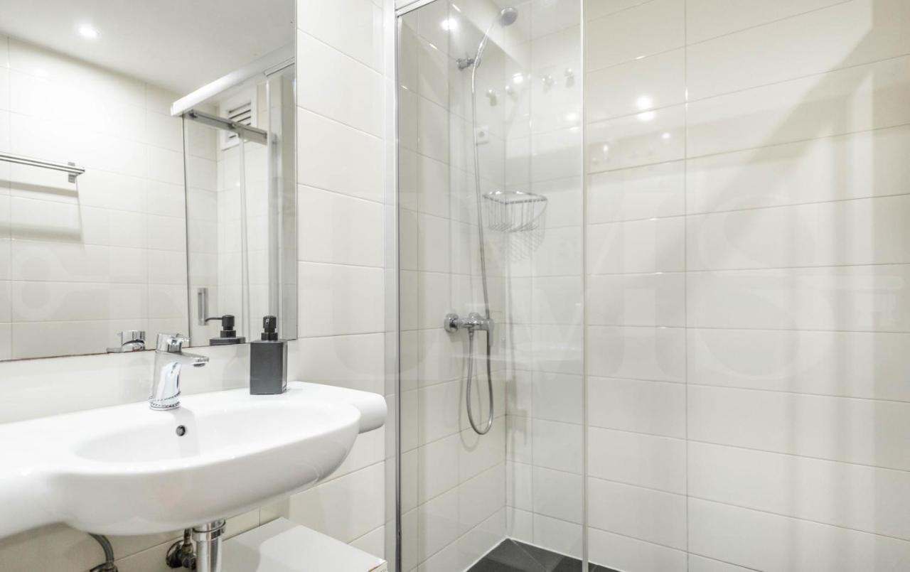 Modern Gem In Heart Of Malaga, Near Sights Rems Apartman Kültér fotó